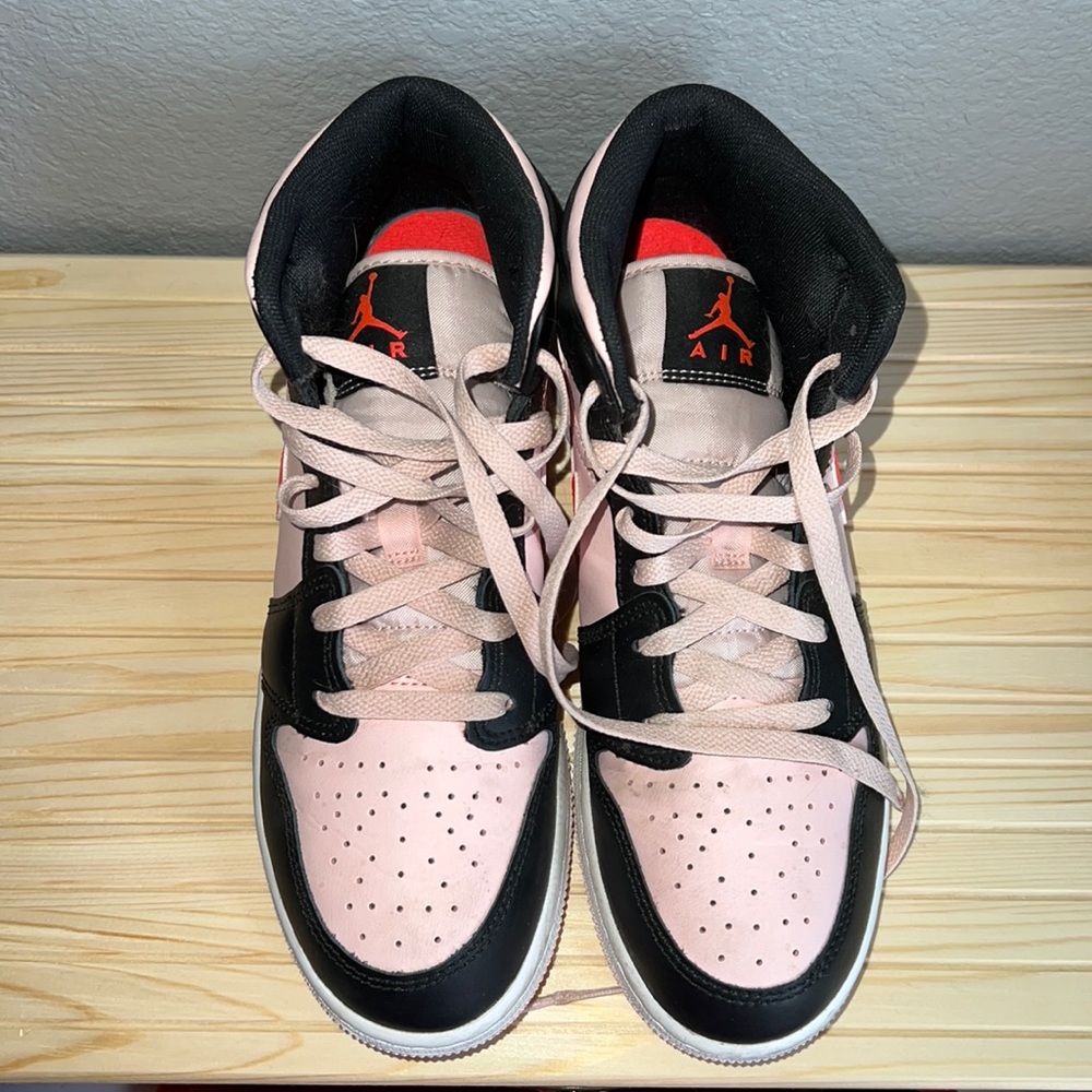 Air Jordan 1 Mid GS ‘Black Pink Crimson’